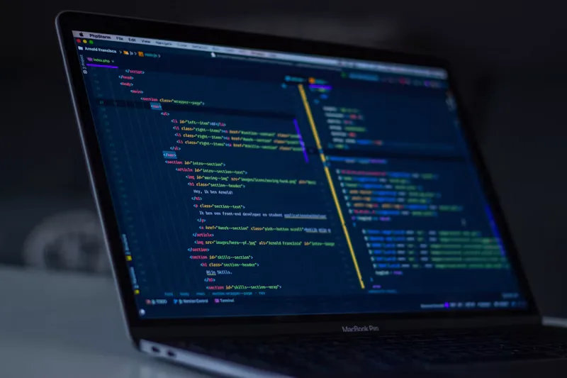 High-speed code execution and modern development IDE